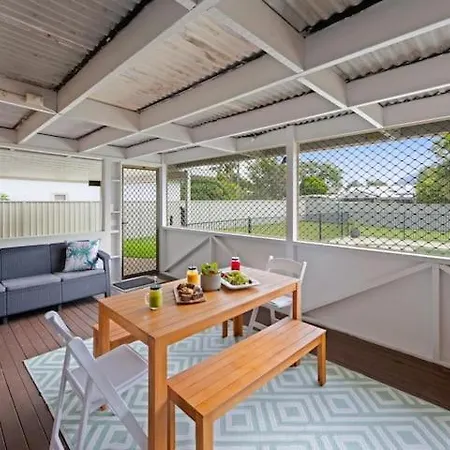 Gone Coastal - Pool, River, Beach Getaway North Haven Exterior photo