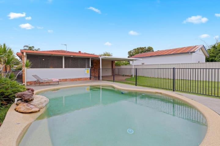 Gone Coastal - Pool, River, Getaway Holiday home
